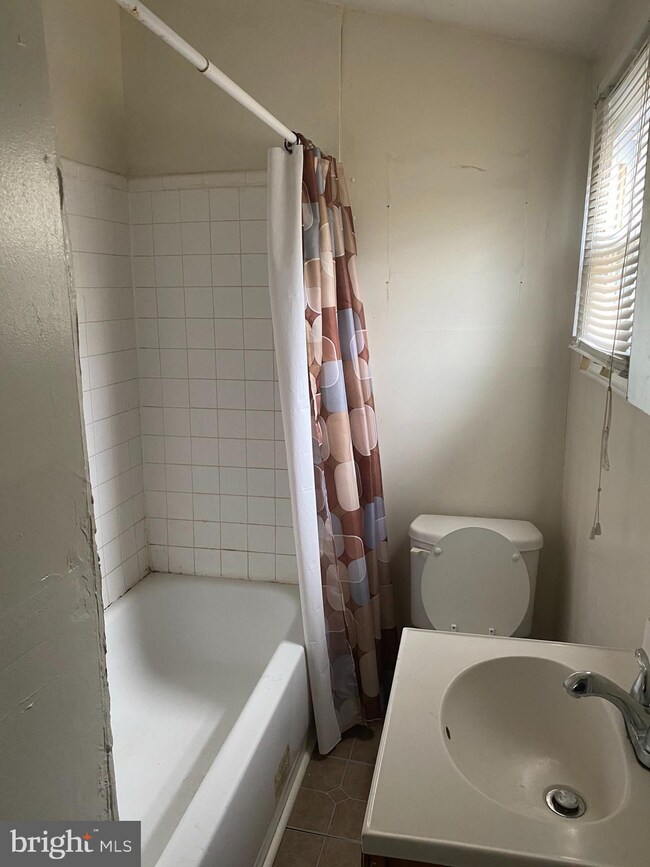 5539 Hazel Ave, Philadelphia, PA 19143 - photo 5