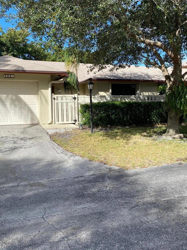1821 NE 40th Ct unit 306, Pompano Beach, FL 33064 - photo 3