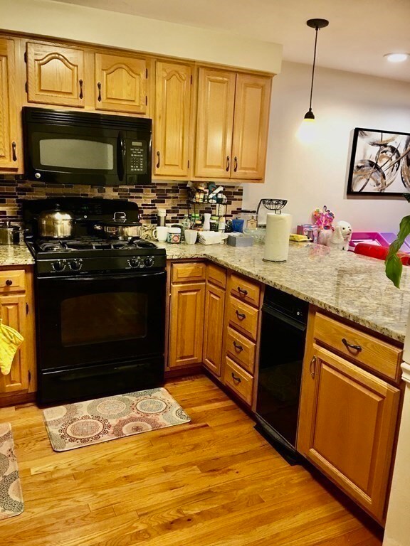 35 Merrymount Rd unit 10, Quincy, MA 02169 - photo 5