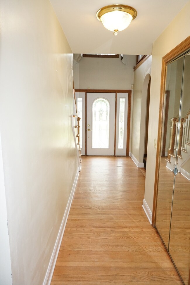 2313 N Northern Ave, Waukegan, IL 60087 - photo 6