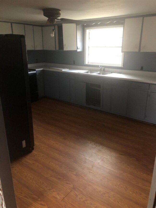 3241 Cherokee Dr, Morristown, TN 37814 - photo 6