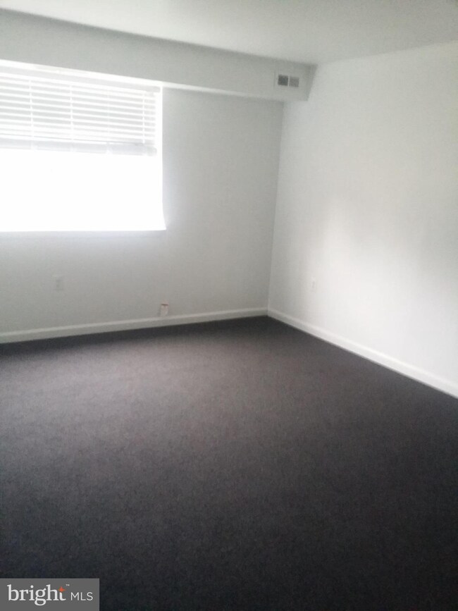 11326 APT #103 Cherry Hill Rd unit N-2, Beltsville, MD 20705 - photo 6