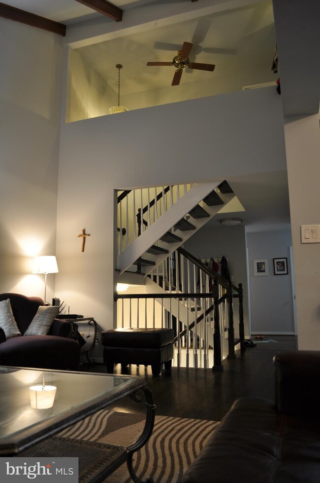 9305 Raintree Rd, Burke, VA 22015 - photo 5