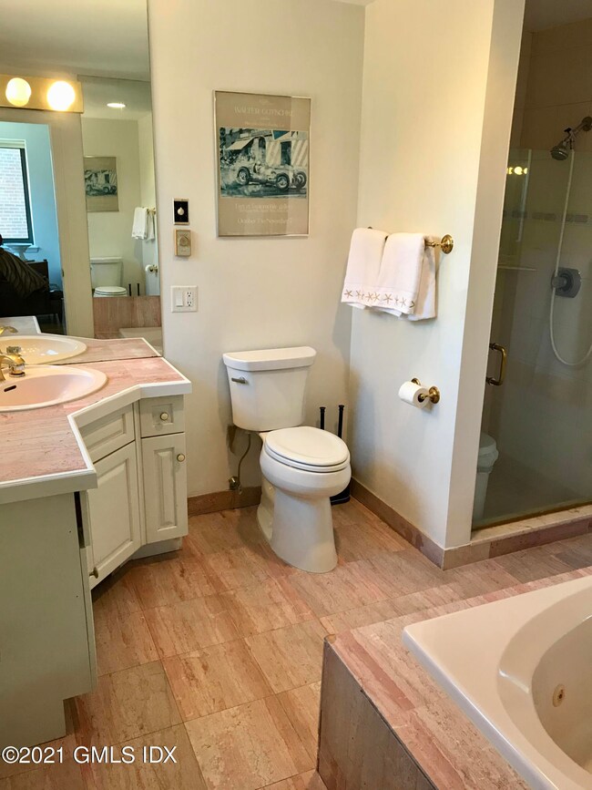 15 Lafayette Ct unit 2C, Greenwich, CT 06830 - photo 6