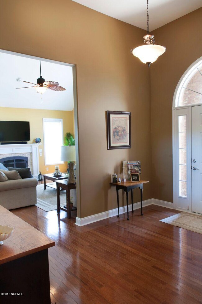 88 Moorehead from foyer to L-R 4-27-18