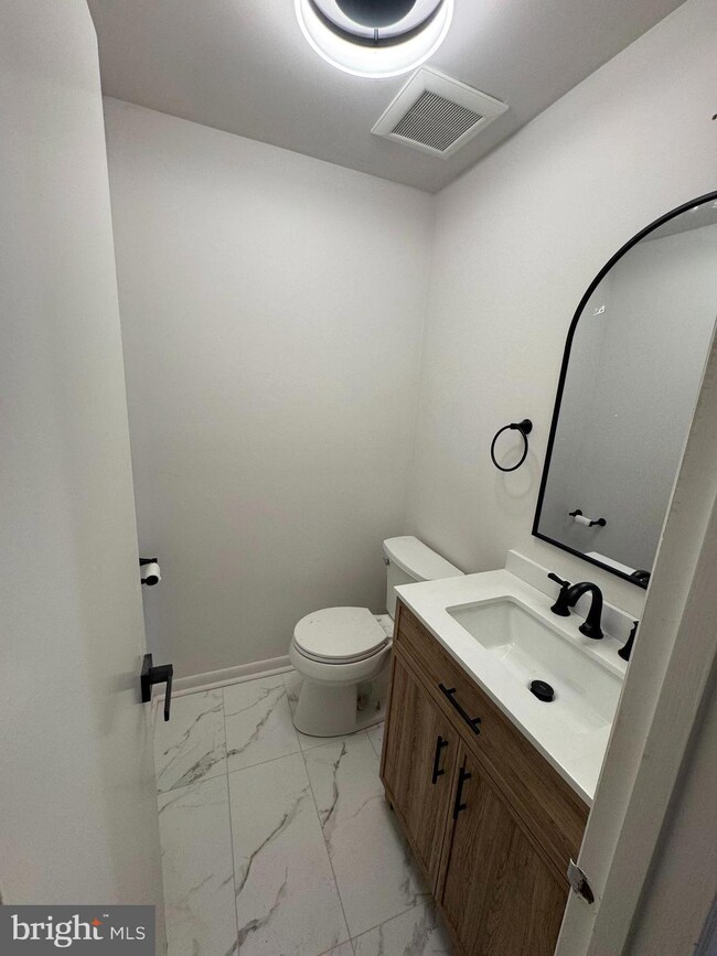 2240 S Randolph St unit 2, Arlington, VA 22204 - photo 7