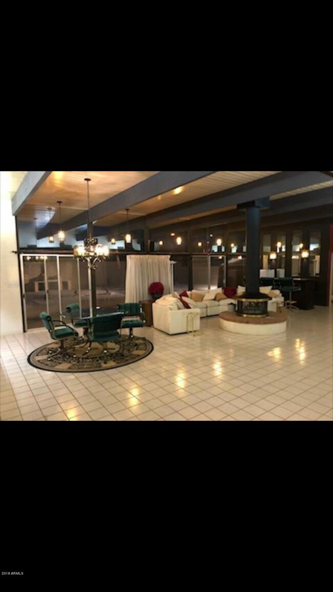 Living Room: Dining Area