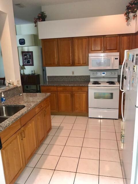 129 N Lakeshore Dr, Hypoluxo, FL 33462 - photo 5