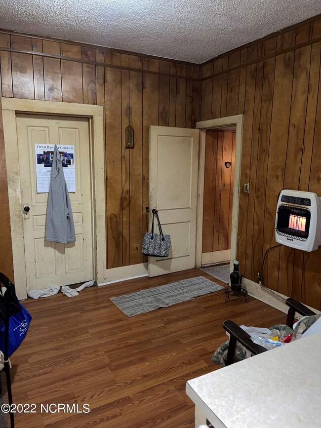 005 Part of Kitchen Unit 723