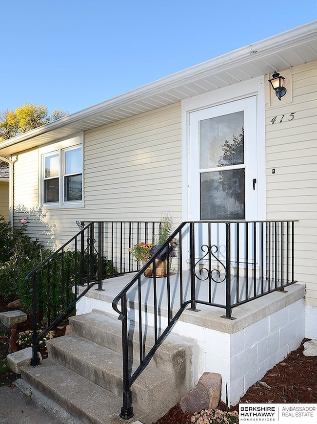415 N Downing St, Fremont, NE 68025 - photo 2