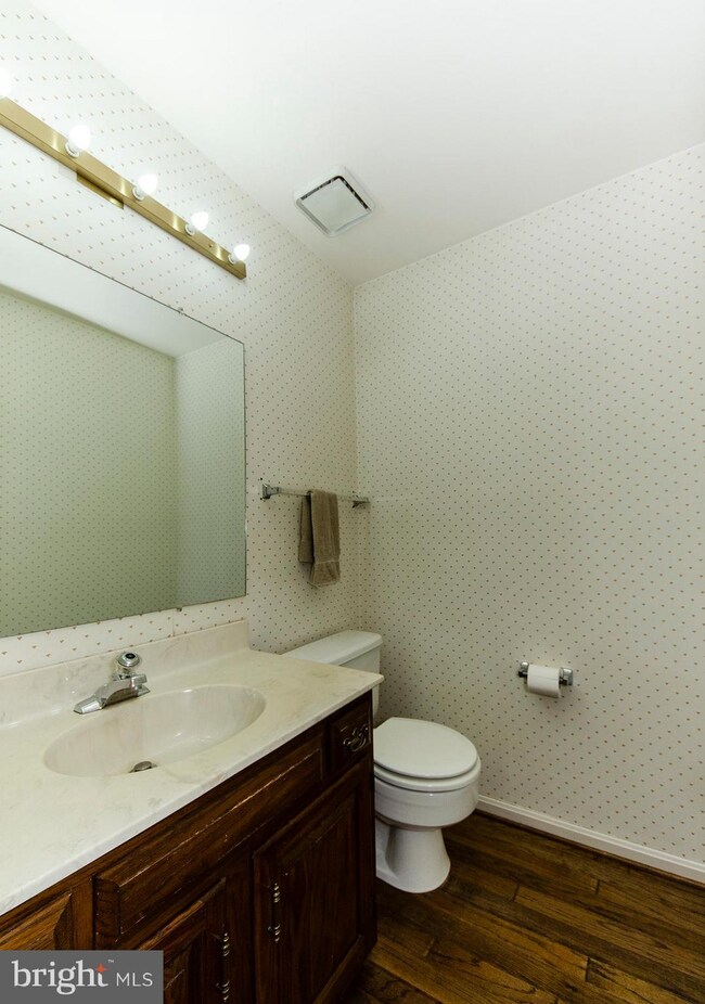 5918 Munson Ct, Falls Church, VA 22041 - photo 6