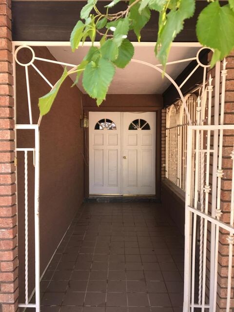 double door tiled entry