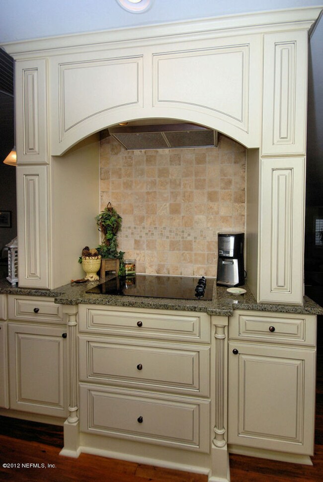 Tumbled Marble Cooking Niche