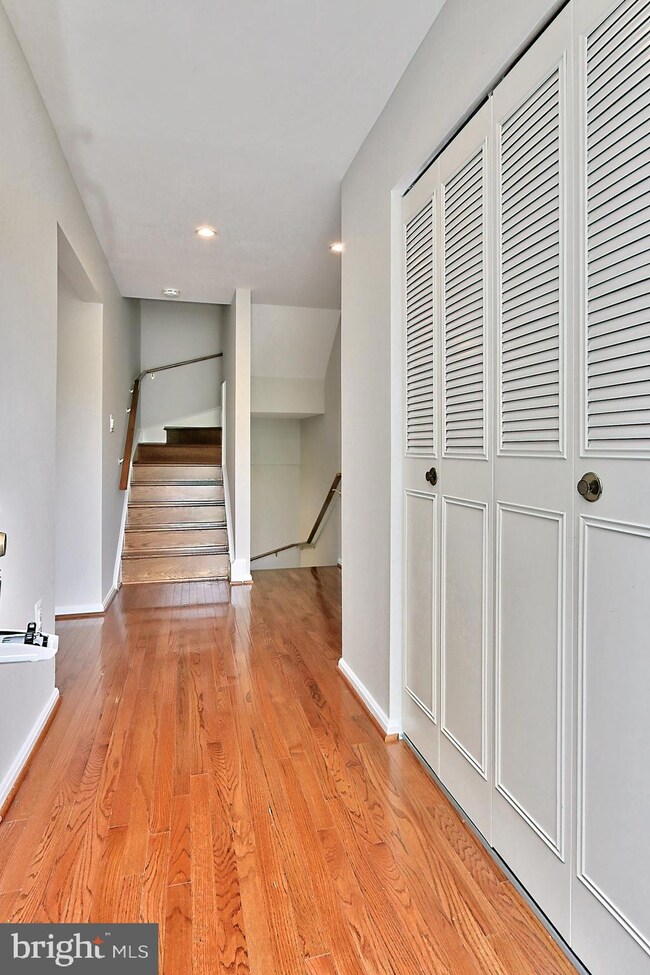 647 N Armistead St, Alexandria, VA 22312 - photo 7