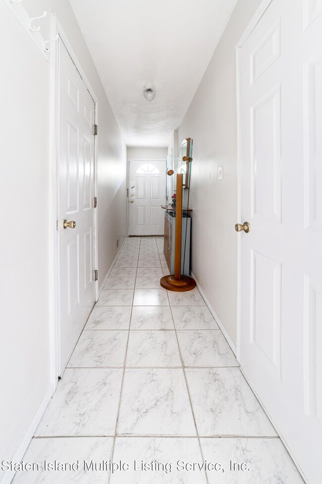 14 Waterview Ct, Staten Island, NY 10305 - photo 6