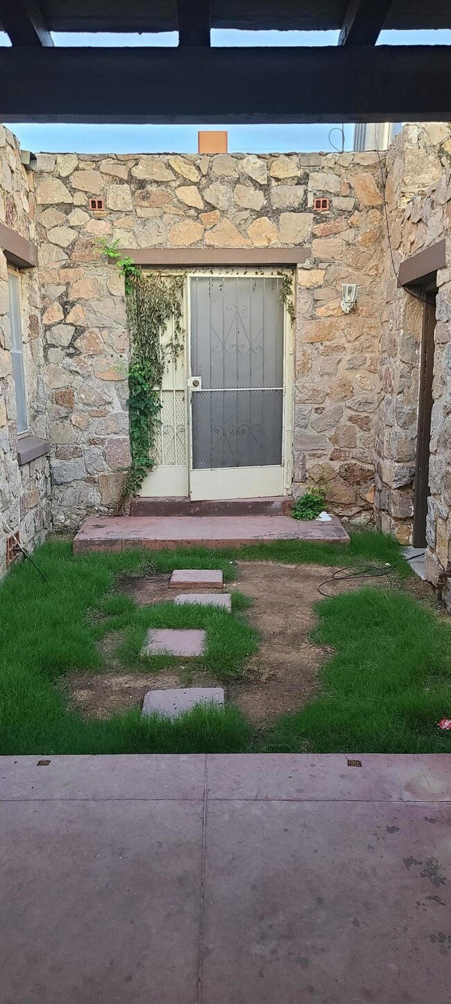 3524 Idalia Ave, El Paso, TX 79930 - photo 2