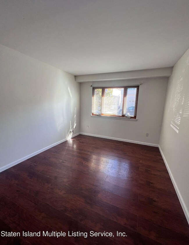 10 Rose Ln, Staten Island, NY 10312 - photo 3