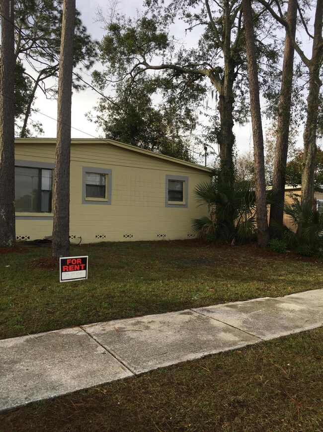 2346 Leonid Rd, Jacksonville, FL 32218 - photo 4