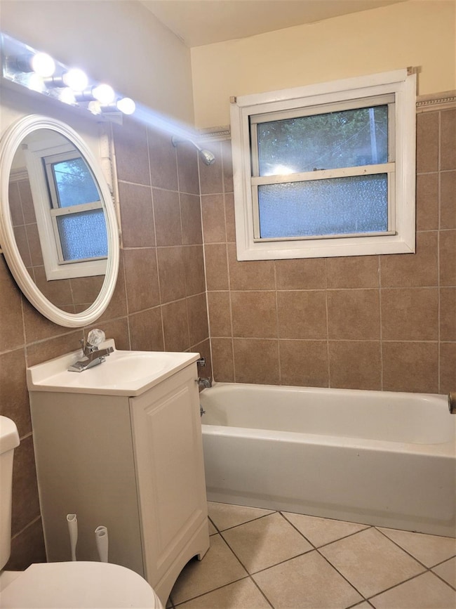 2166 Hayes St, Gary, IN 46404 - photo 5