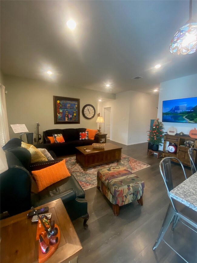 1934 Duskwood Dr, Lancaster, TX 75146 - photo 5