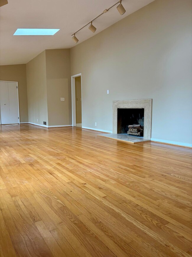 6493 Thorncrest Dr, Bloomfield Hills, MI 48301 - photo 7