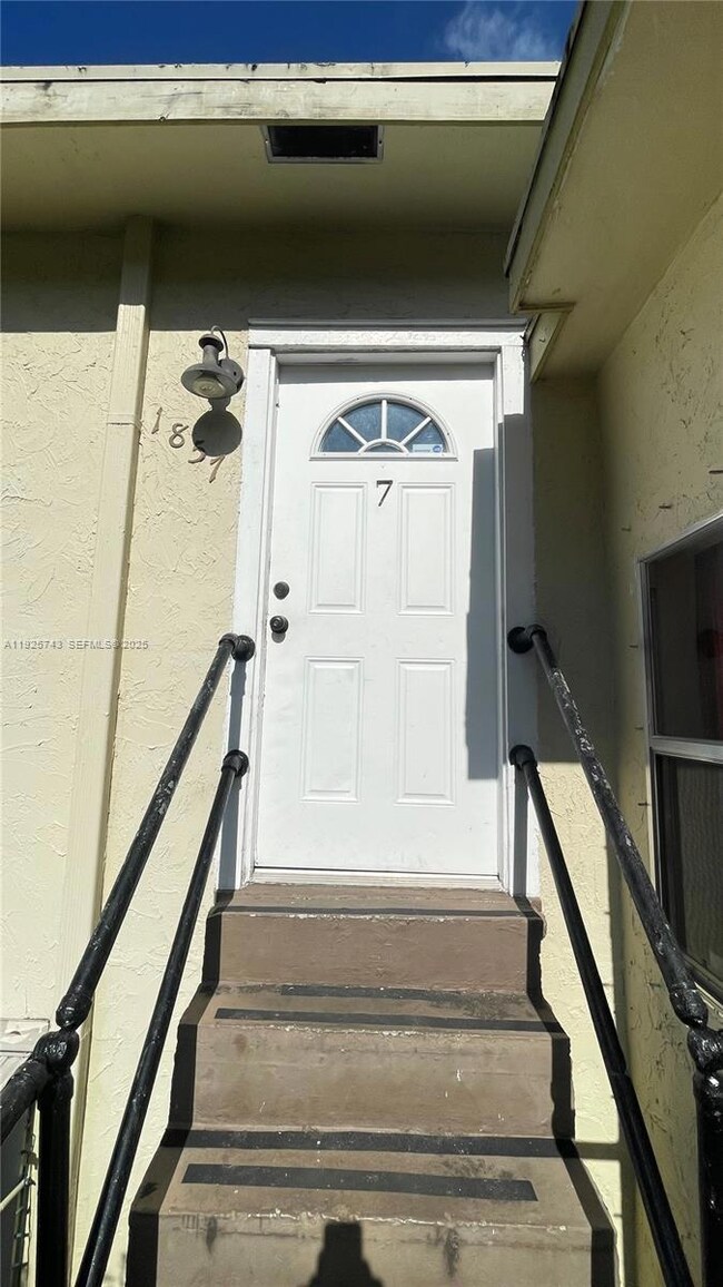1857 Buchanan St unit 7, Hollywood, FL 33020 - photo 4