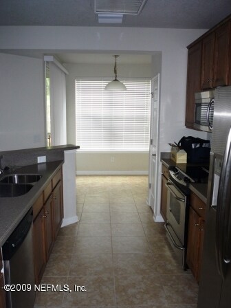 8615 Little Swift Cir, Jacksonville, FL 32256 - photo 3