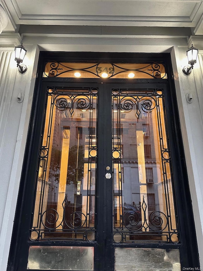 342 W 56th St unit 1F, New York, NY 10019 - photo 4