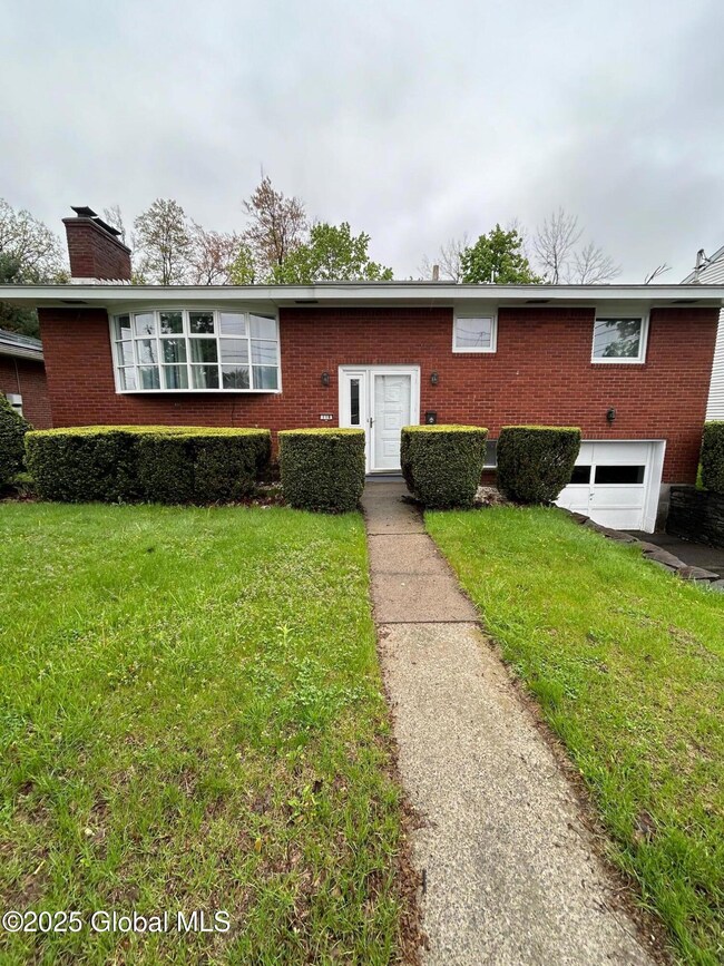 118 Kenosha St, Albany, NY 12209 - photo 2
