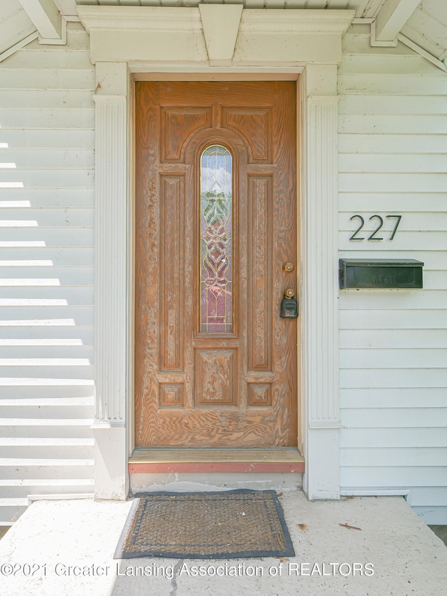 227_Durand_St-4