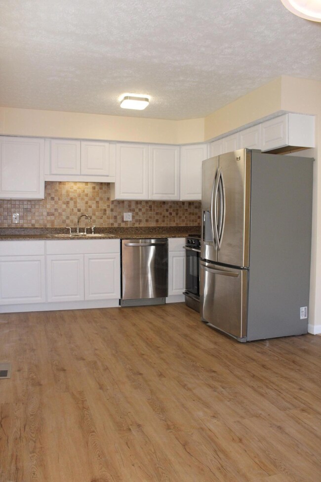 Eat in kitchen