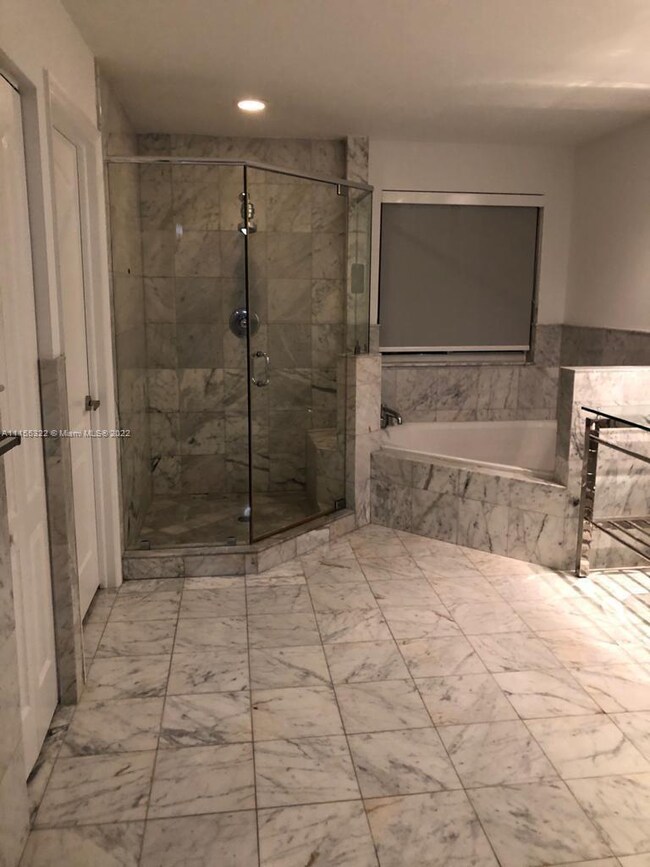 10906 NW 70th St, Doral, FL 33178 - photo 6