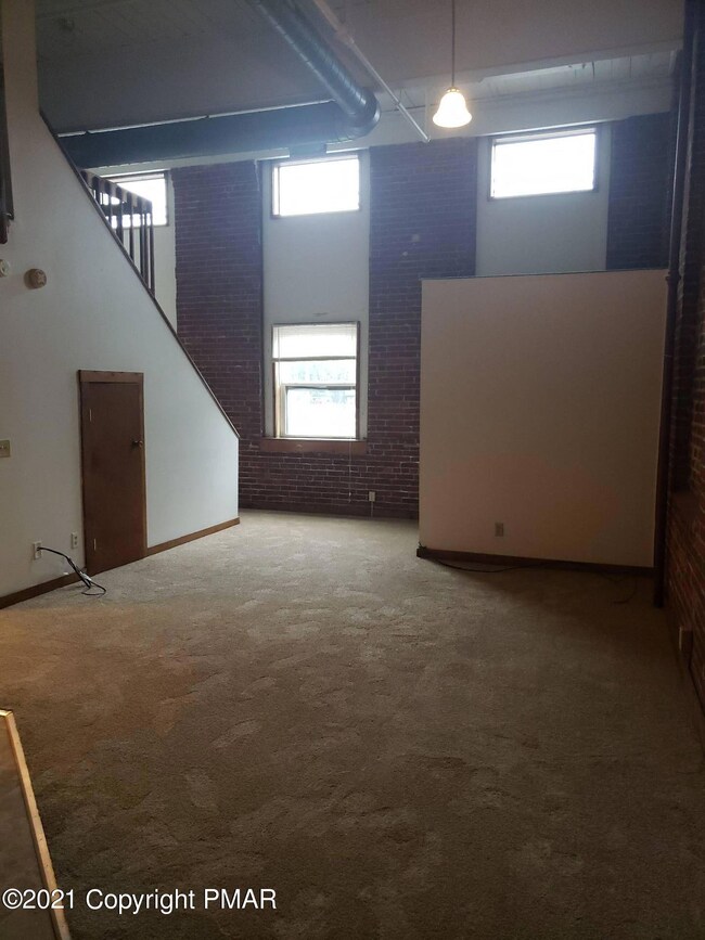 633 Mckinley St unit 106, Hazleton, PA 18201 - photo 2