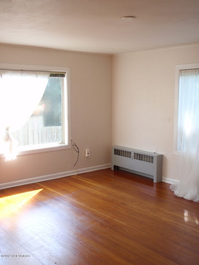 1327 F St, Anchorage, AK 99501 - photo 4