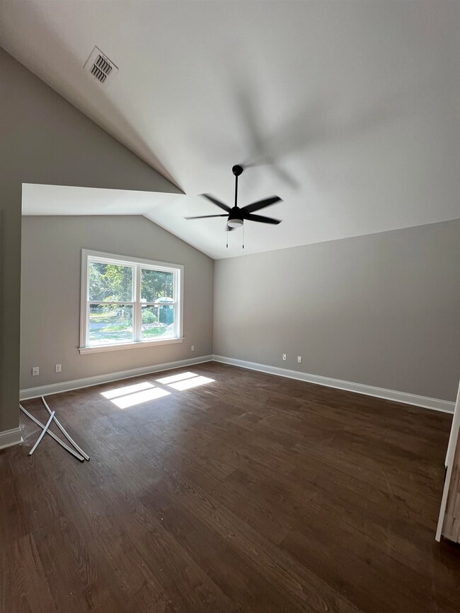 18 Squaw Rd, Crawfordville, FL 32327 - photo 4