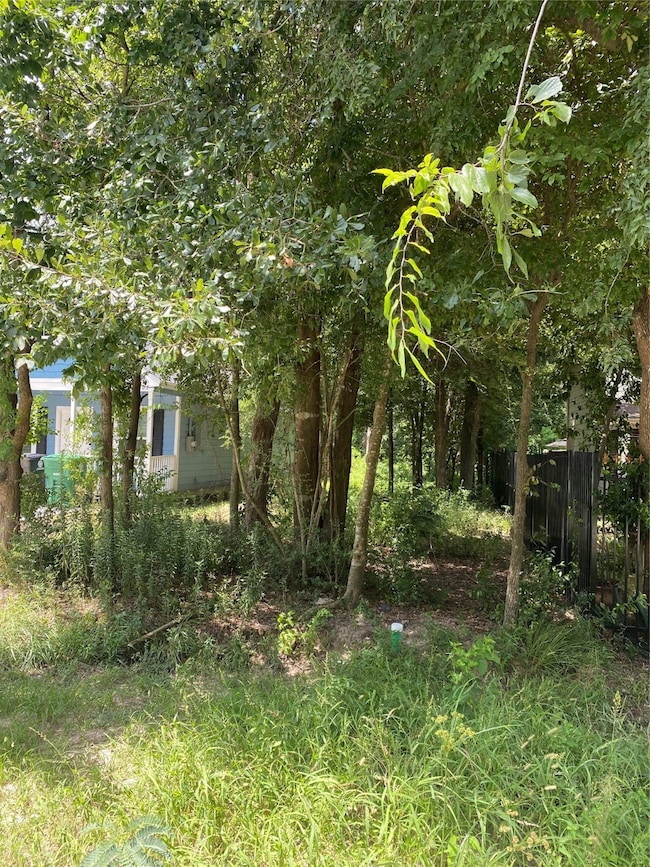 8107 Sunnyhill St, Houston, TX 77088 - photo 2