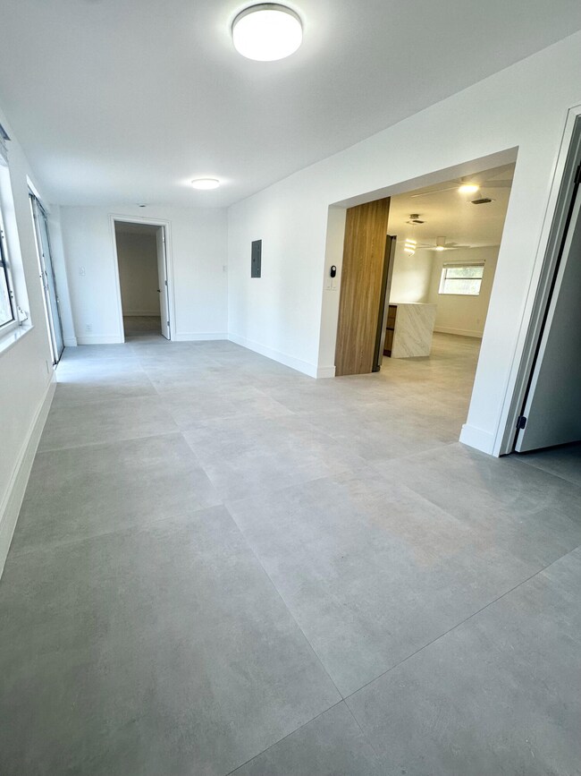 790 Sarazen Dr, West Palm Beach, FL 33413 - photo 6