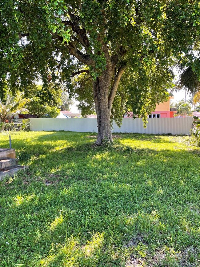 716 SW 5th Ave, Hallandale Beach, FL 33009 - photo 4