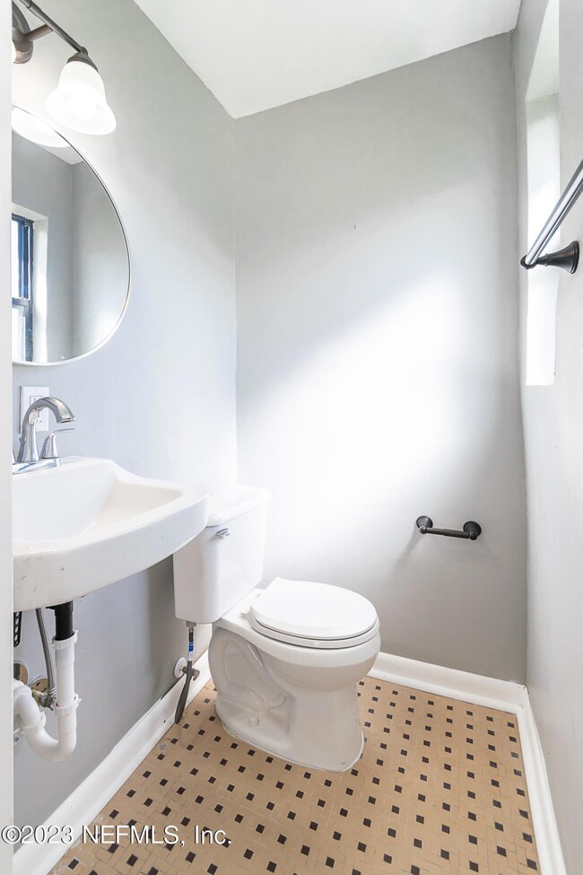 2123 East Rd, Jacksonville, FL 32216 - photo 6