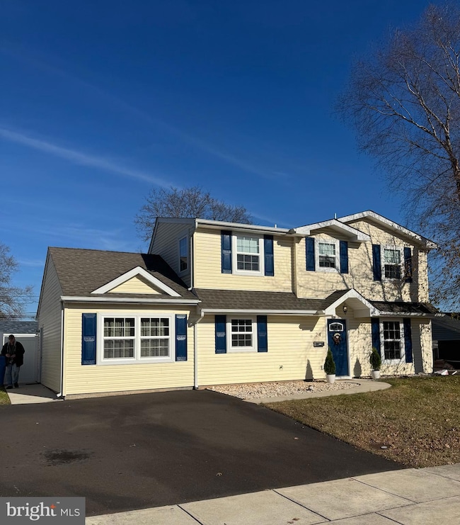 24 Robin Hill Ln, Levittown, PA 19055 - photo 3