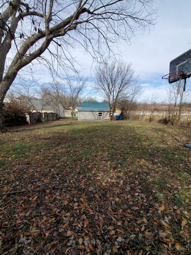 444 Goddard St, Harrodsburg, KY 40330 - photo 6