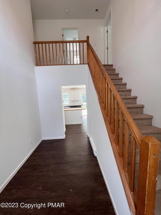 847 Country Place Dr, Tobyhanna, PA 18466 - photo 3