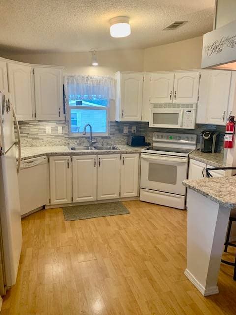 6162 Spring Lake Cir, Zephyrhills, FL 33540 - photo 3