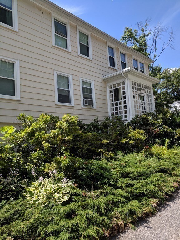 504 Lowell Ave unit 2, Newtonville, MA 02460 - photo 2