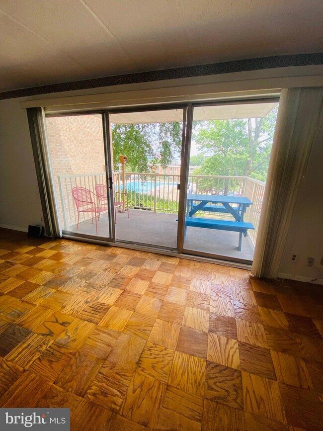 2618 Redcoat Dr unit 183 1B, Alexandria, VA 22303 - photo 3