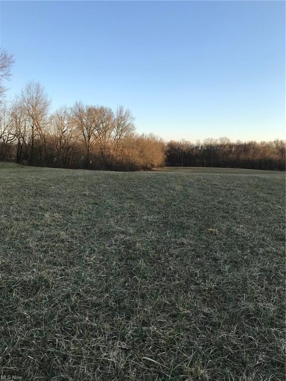 A very desireable land, conveniently located close