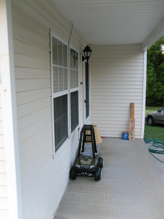 1412 Barberry Place, Hopkinsville, KY 42240 - photo 3