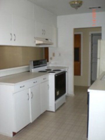 1120 N King St unit 103, Seguin, TX 78155 - photo 3