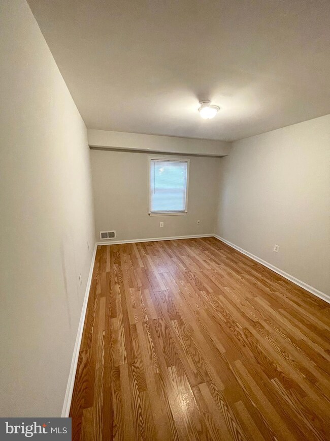 1957 Addison Rd S, District Heights, MD 20747 - photo 6