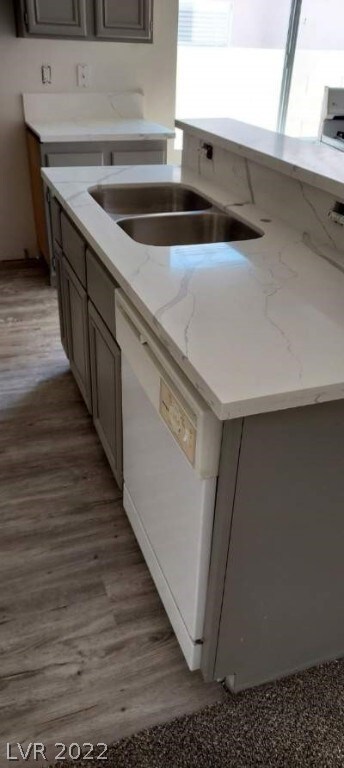 quartz counters in kitchen